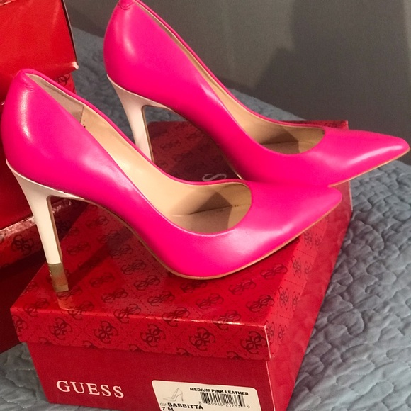 GUESS babbitta pointed toe pumps. - Picture 4 of 6